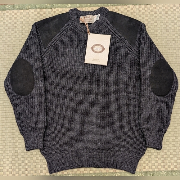 NWT Aran Sweater Market Wool Fisherman's Sweater Suede Leather Patches Size Lg - Picture 1 of 7